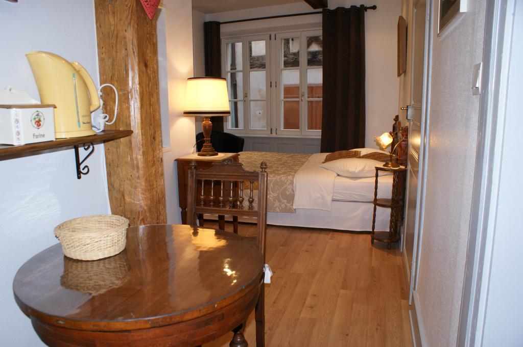 Location "Charme" Apartment รีควีร์ ห้อง รูปภาพ