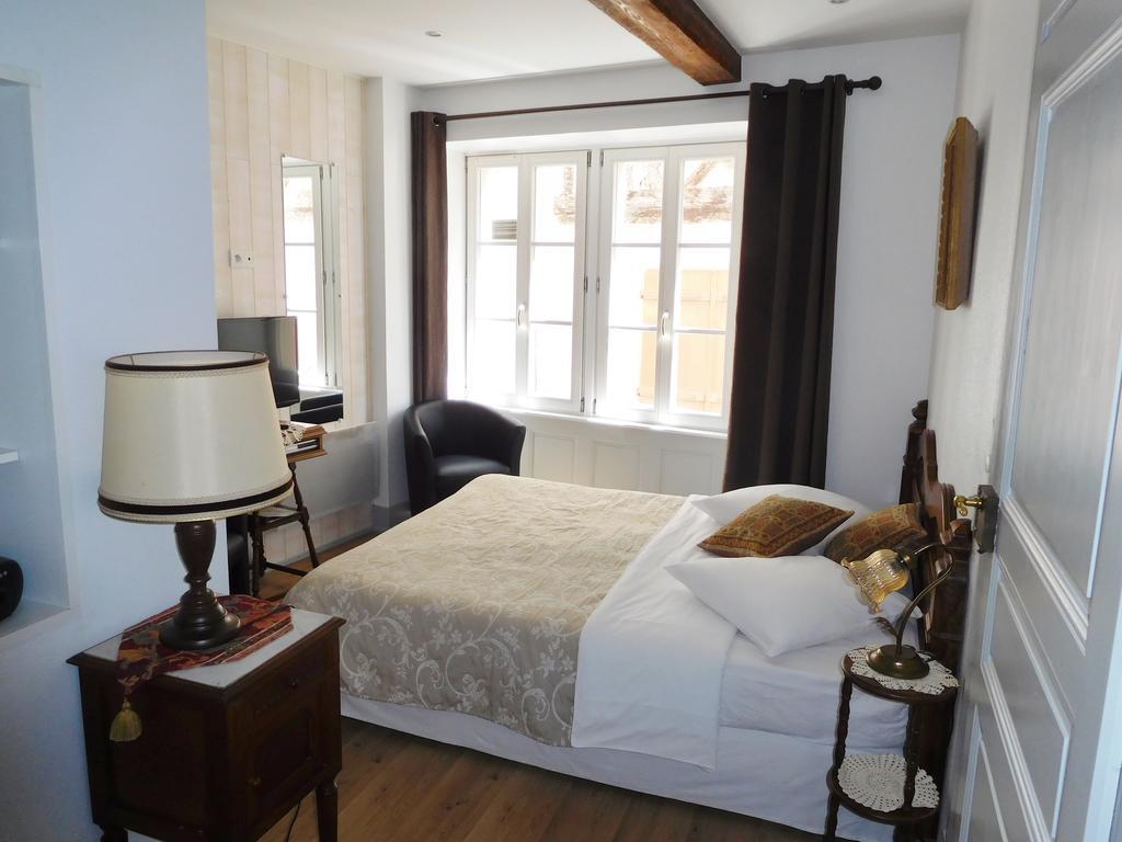 Location "Charme" Apartment รีควีร์ ภายนอก รูปภาพ