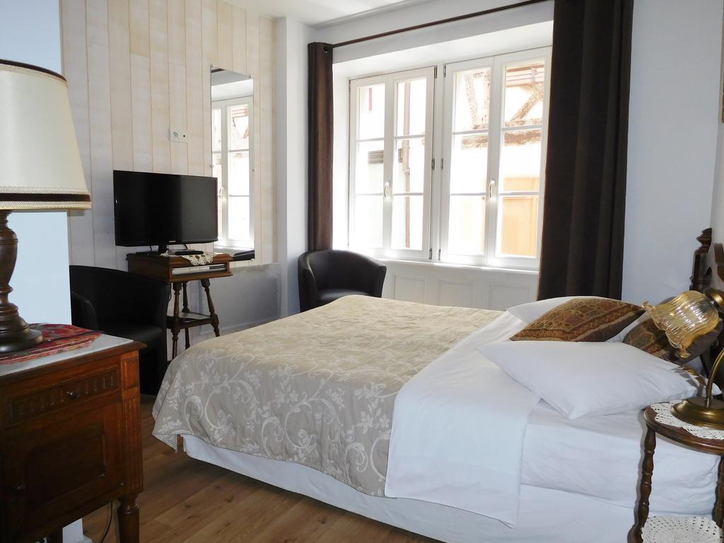 Location "Charme" Apartment รีควีร์ ภายนอก รูปภาพ
